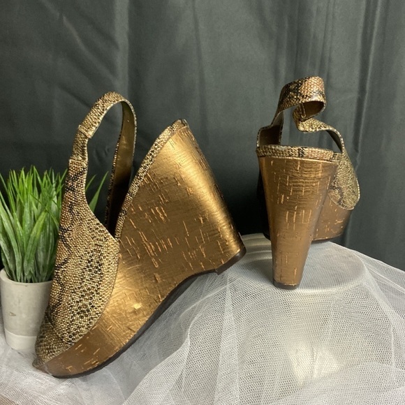 Ann Klein Wedge Sandals 💕🔥 - Picture 9 of 12